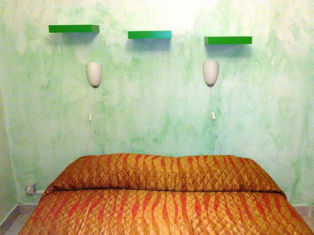 Gigi Holiday Rooms Рим Экстерьер фото