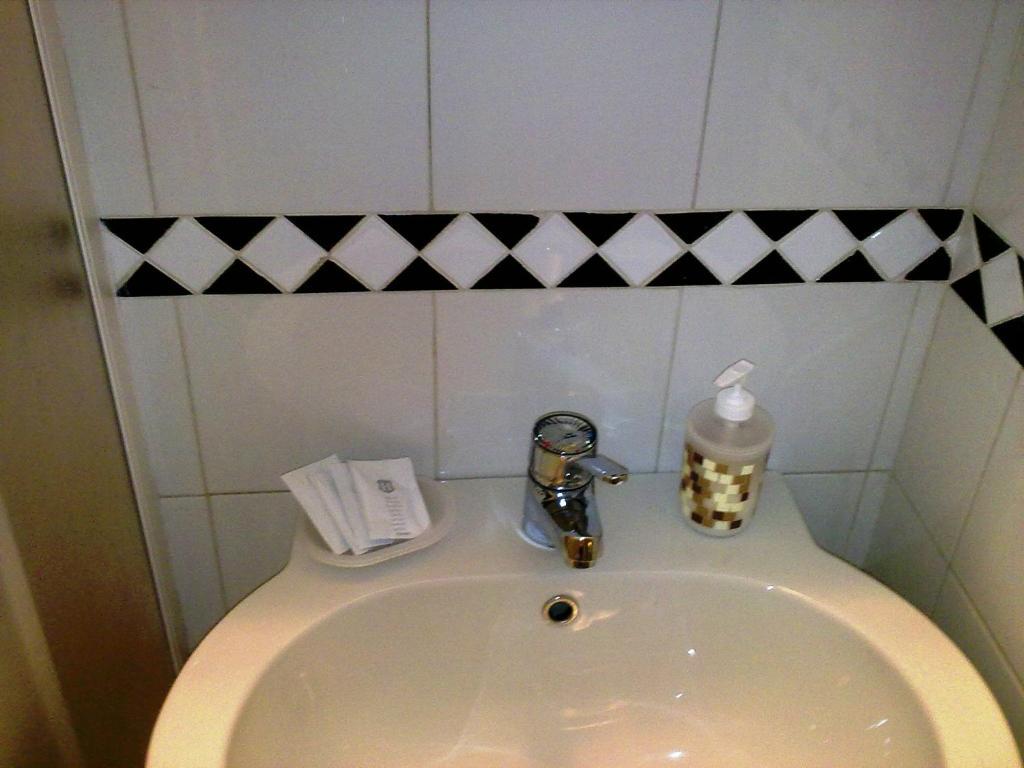 Gigi Holiday Rooms Рим Экстерьер фото