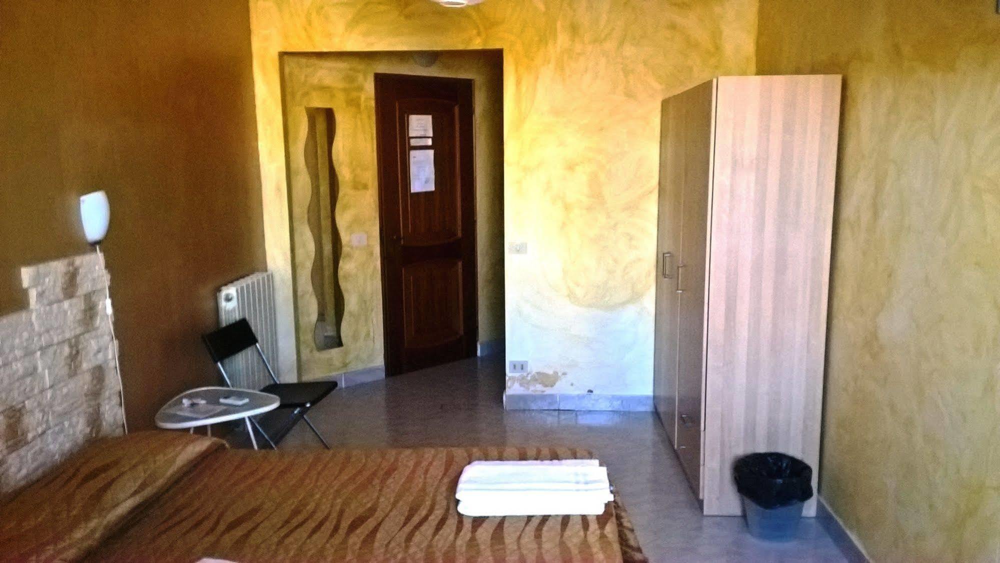 Gigi Holiday Rooms Рим Экстерьер фото