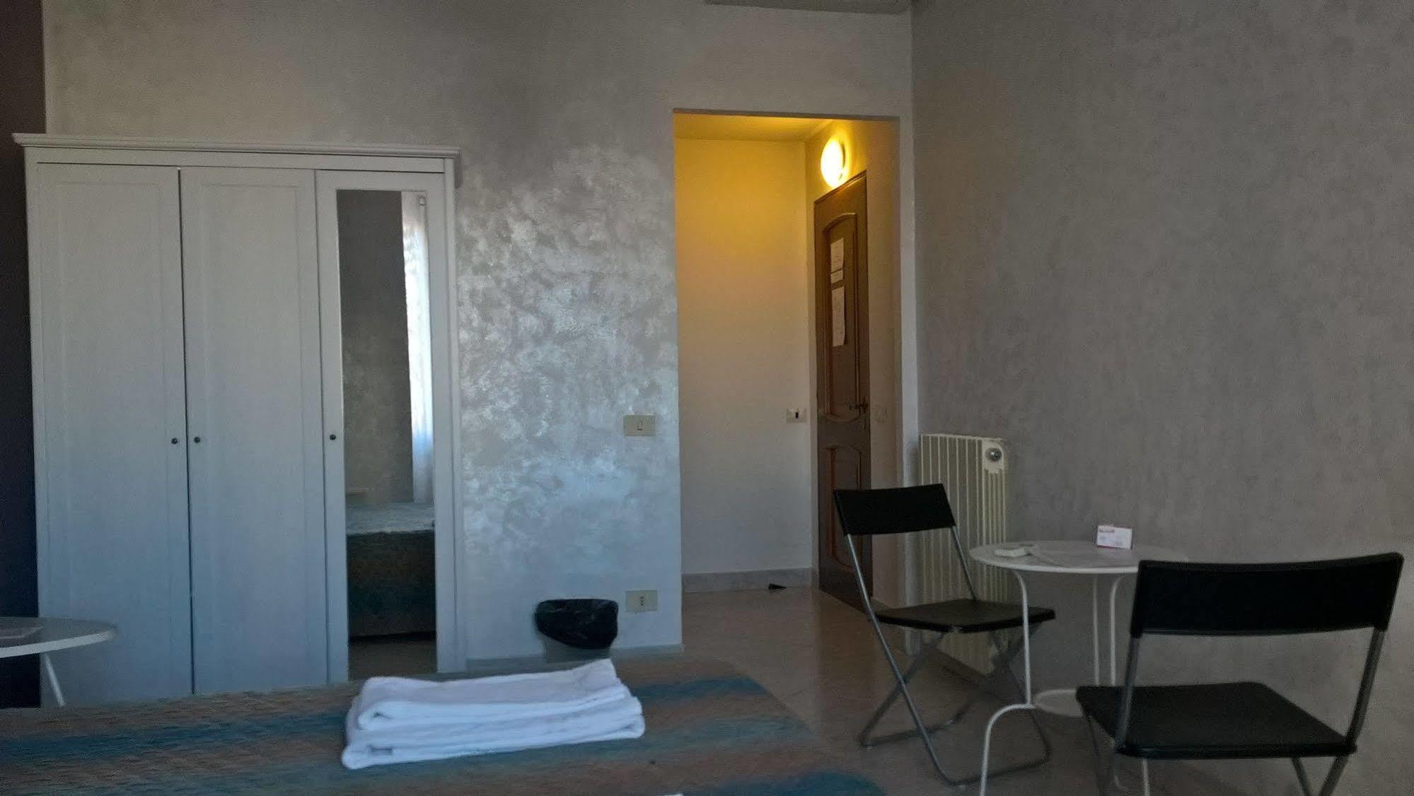 Gigi Holiday Rooms Рим Экстерьер фото